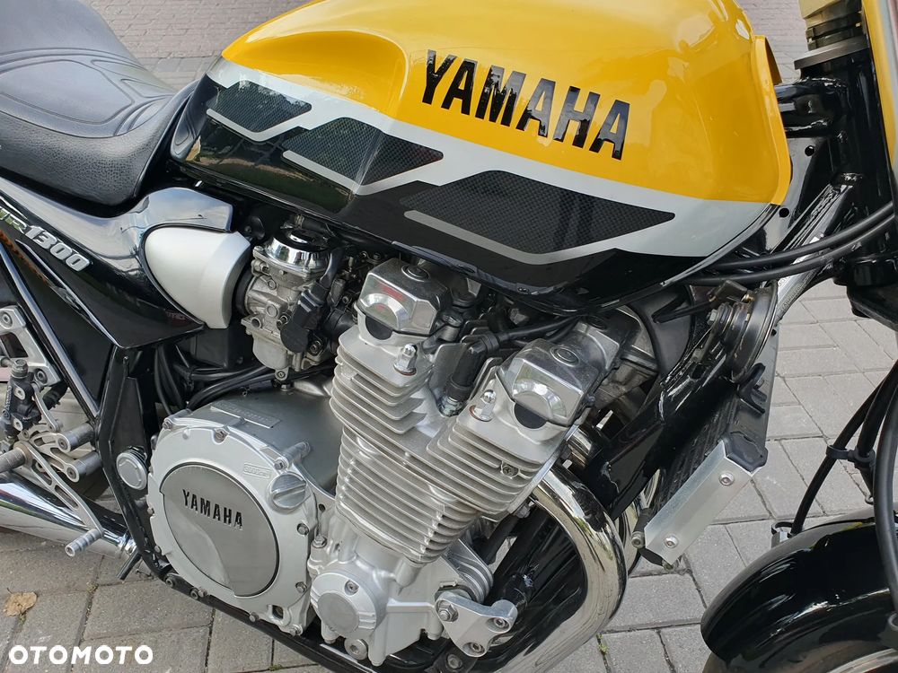 Yamaha XJR - 3