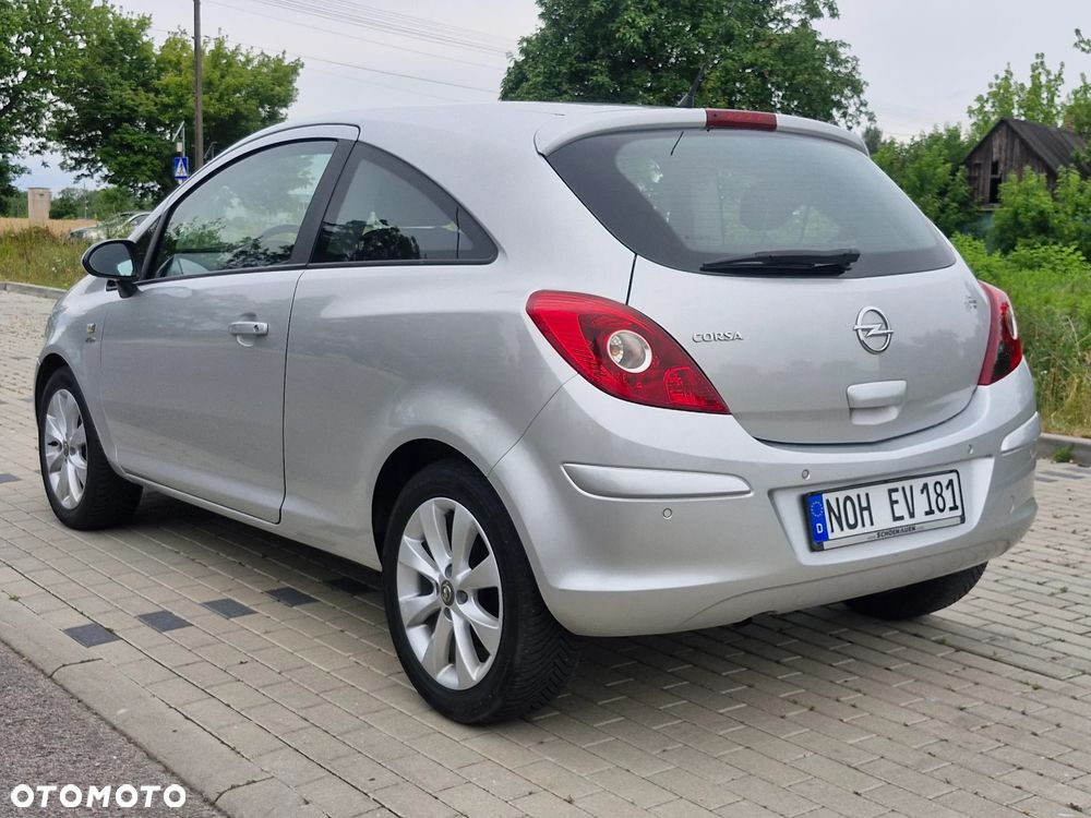 Opel Corsa 1.4 16V Innovation - 26