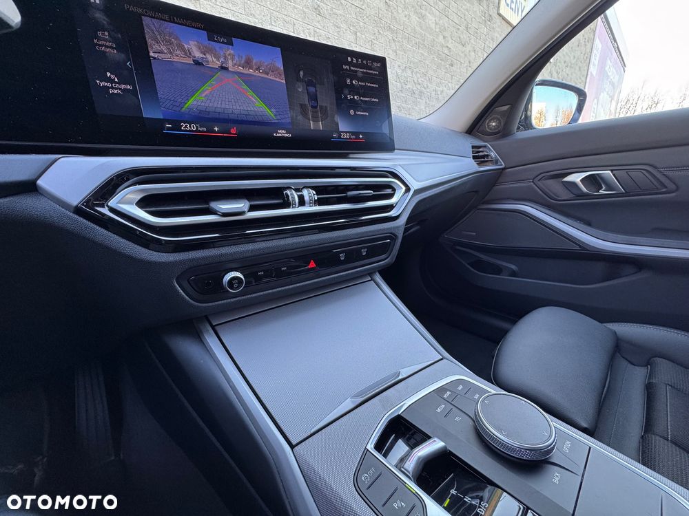 BMW Seria 3 320i xDrive M Sport - 30