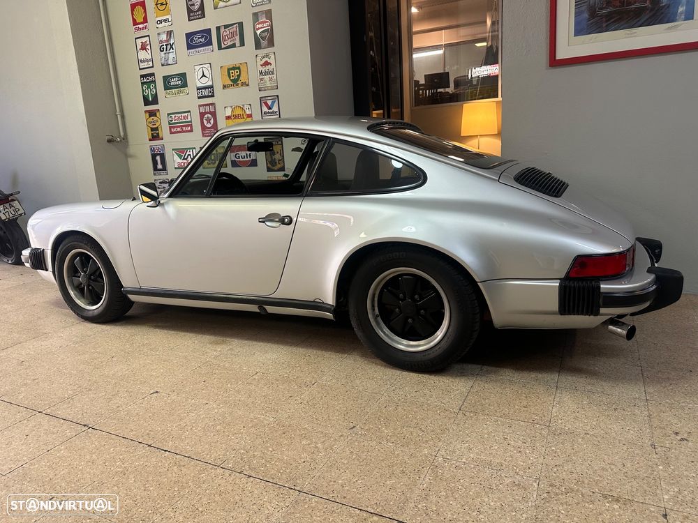 Porsche 911 Série F - 4