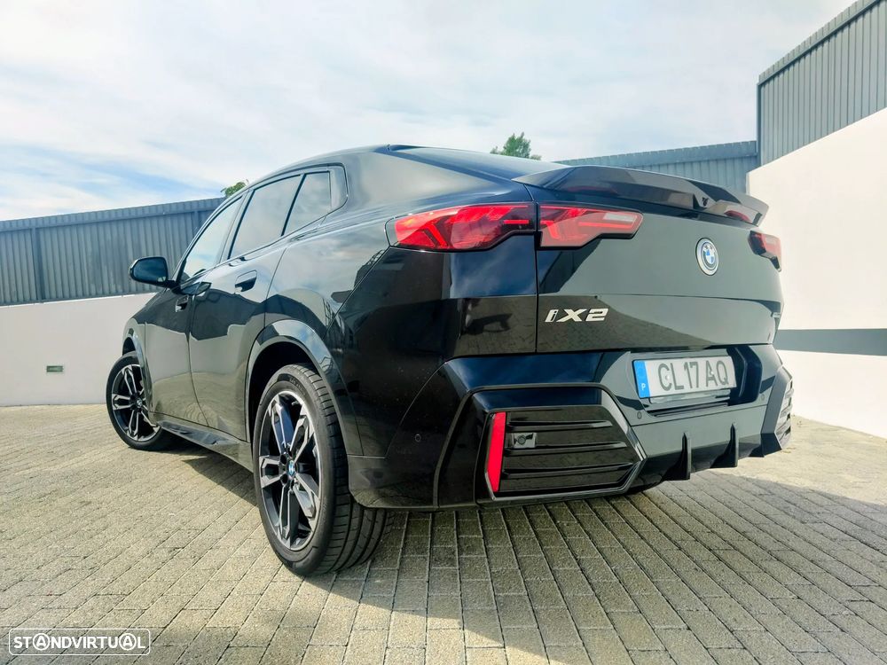 BMW iX2 eDrive20 Pack Desportivo M - 4