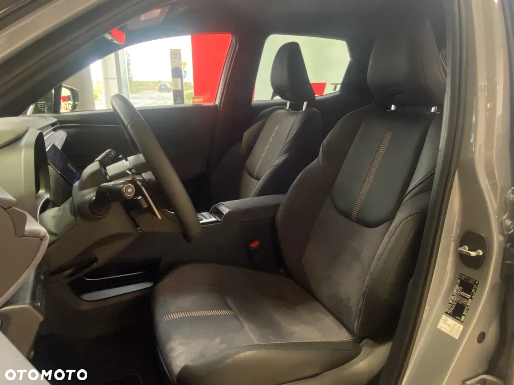 Lexus LBX 1.5 Hybrid Cool - 4