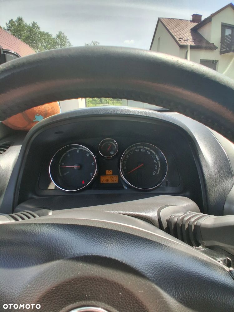 Opel Antara - 13