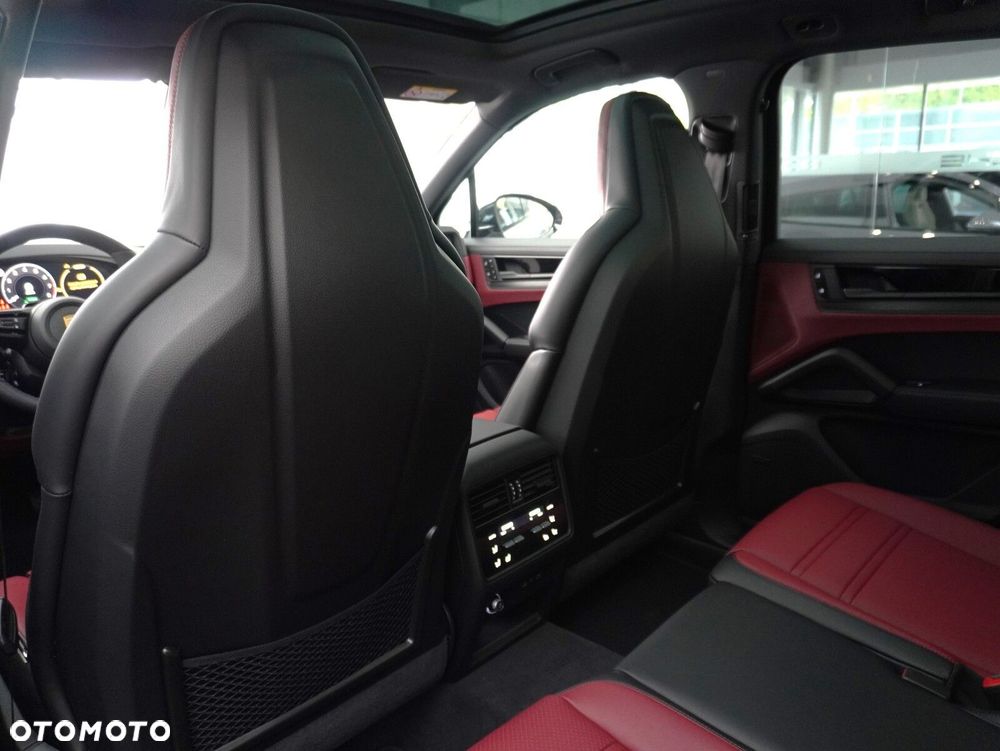 Porsche Cayenne E-Hybrid PHEV Black Edition - 33