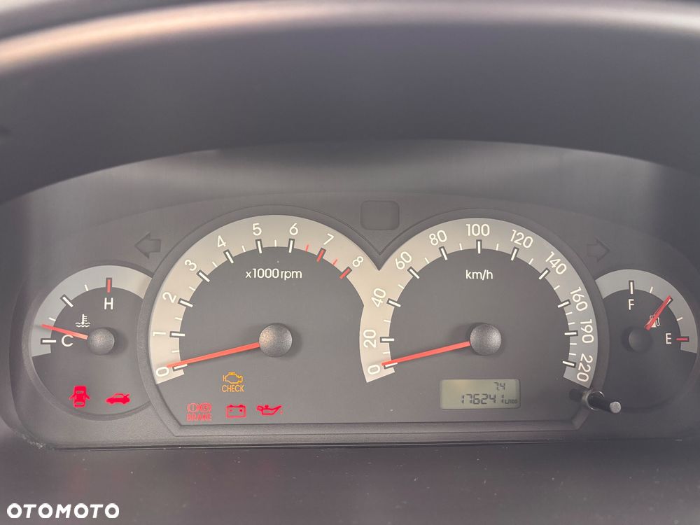 Hyundai Elantra 1.6 GLS - 21