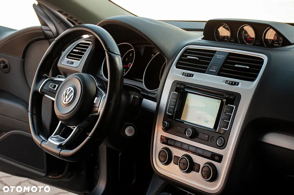 Volkswagen Scirocco 2.0 TSI (BlueMotion Technology) DSG - 17