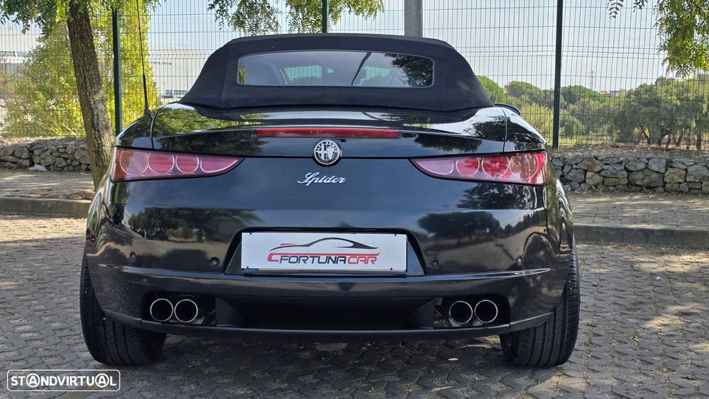 Alfa Romeo Spider 2.4 JTDM - 8