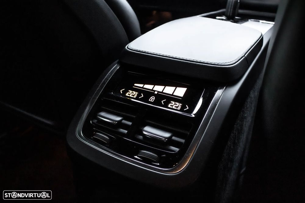 Volvo XC 90 2.0 T8 PHEV Plus Dark AWD - 37