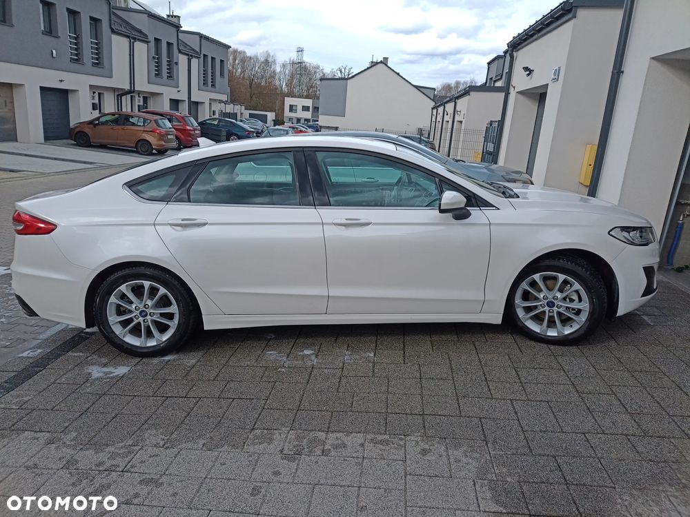 Ford Fusion - 4