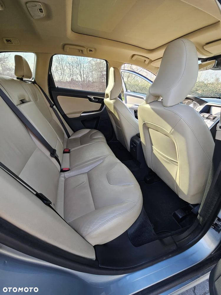 Volvo XC 60 D4 AWD Summum - 8