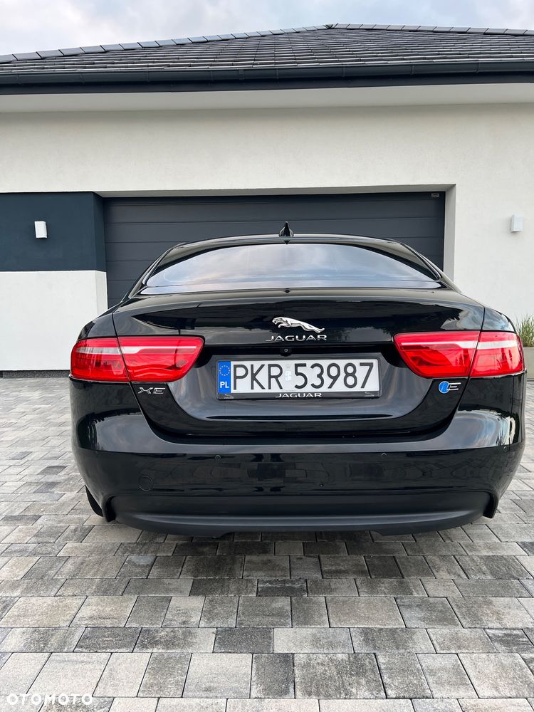 Jaguar XE 2.0 D Prestige - 13