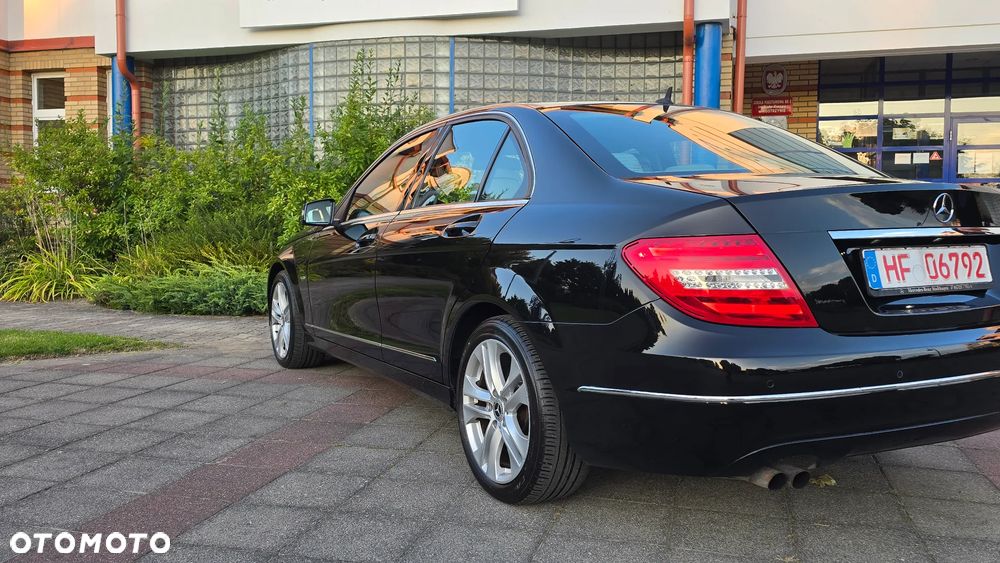 Mercedes-Benz Klasa C 180 BlueEFFICIENCY Avantgarde - 33