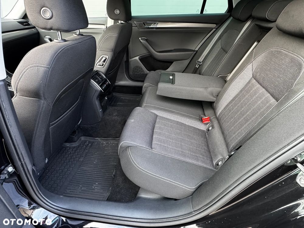 Skoda Superb 2.0 TDI SCR 4x4 Style DSG - 10