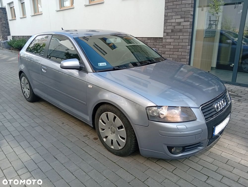 Audi A3 3-drzwiowe 2.0 FSI Ambiente - 1