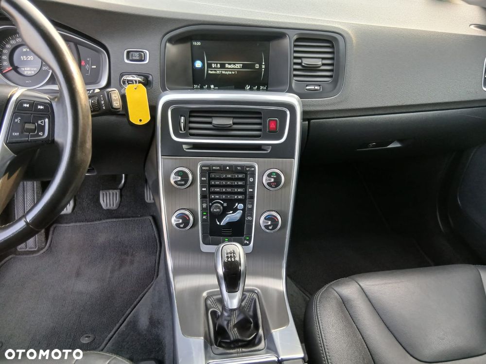 Volvo V60 D3 Summum - 25