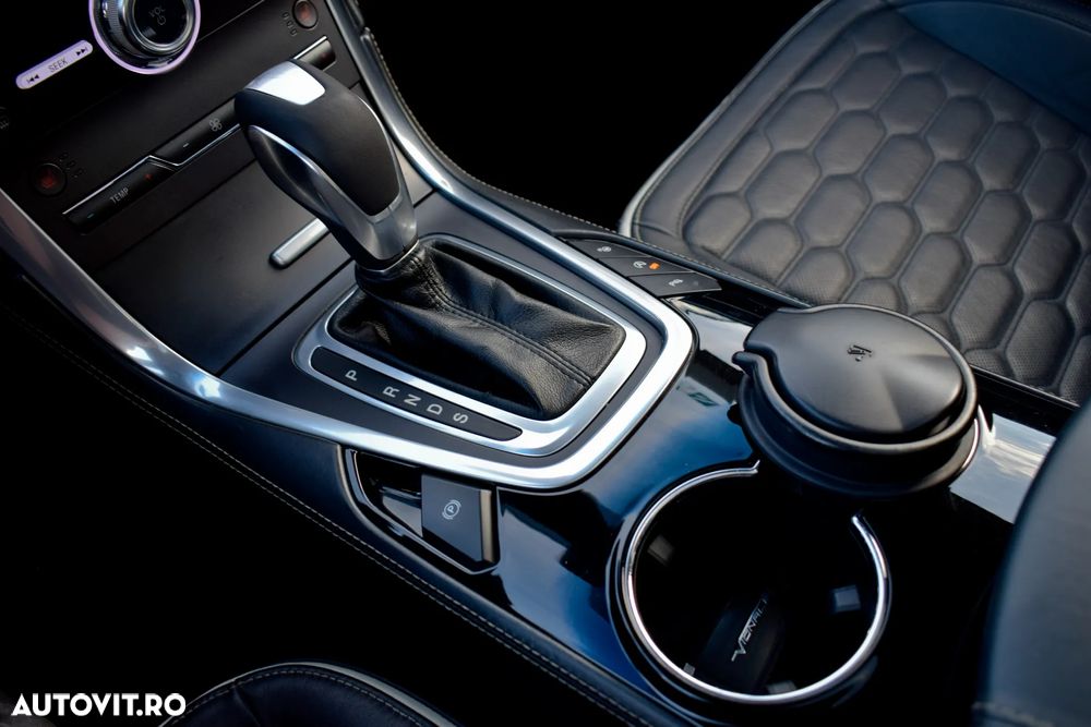 Ford Edge 2.0 TDCi Bi-Turbo 4x4 Vignale - 39