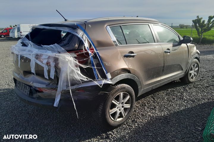 Dezmembrez Kia Sportage 3 [2010 - 2014] Crossover 1.6 MT (135 hp) Col - 2