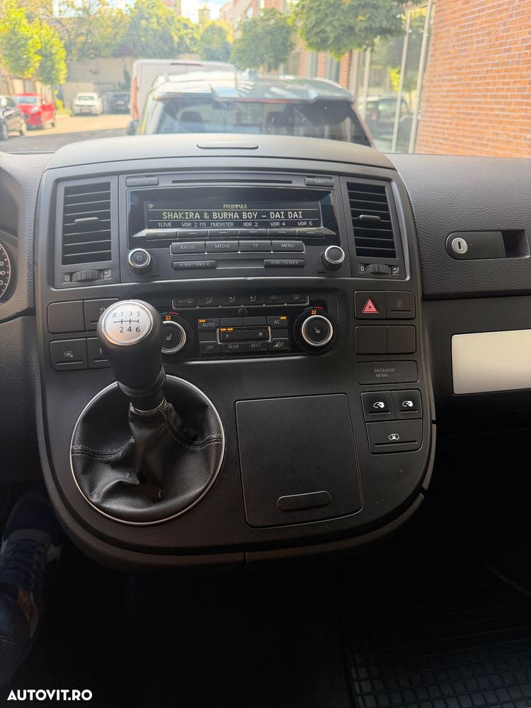 Volkswagen Multivan - 8