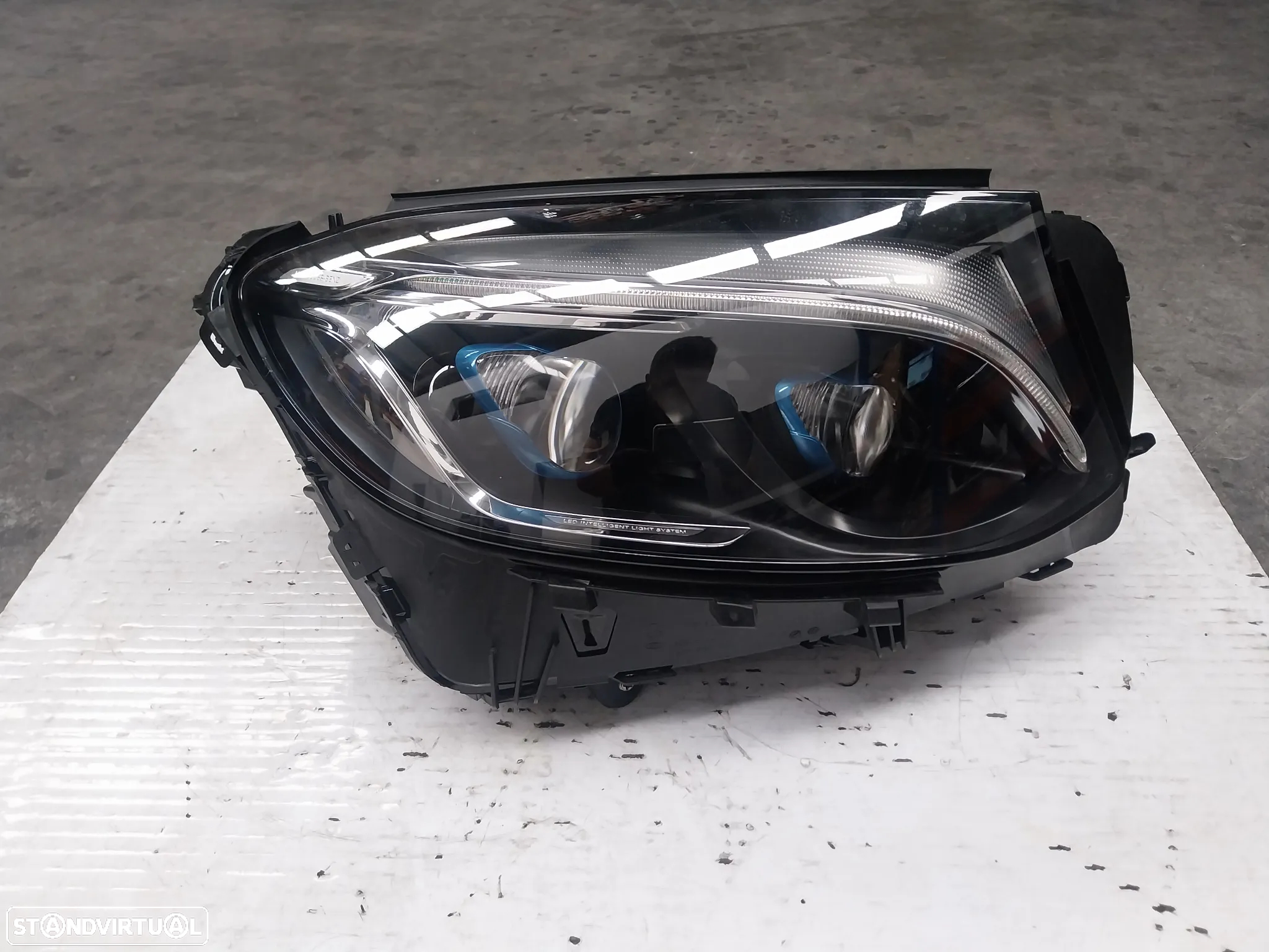 Farol frente direito Mercedes-Benz GLC Ref: A205 906 46 01 - 2