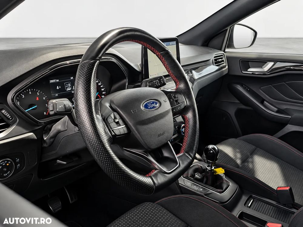 Ford Focus 1.5 EcoBoost Start-Stopp-System ST-LINE - 10