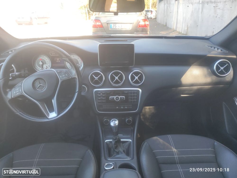 Mercedes-Benz CLA 180 d Shooting Brake Urban - 2