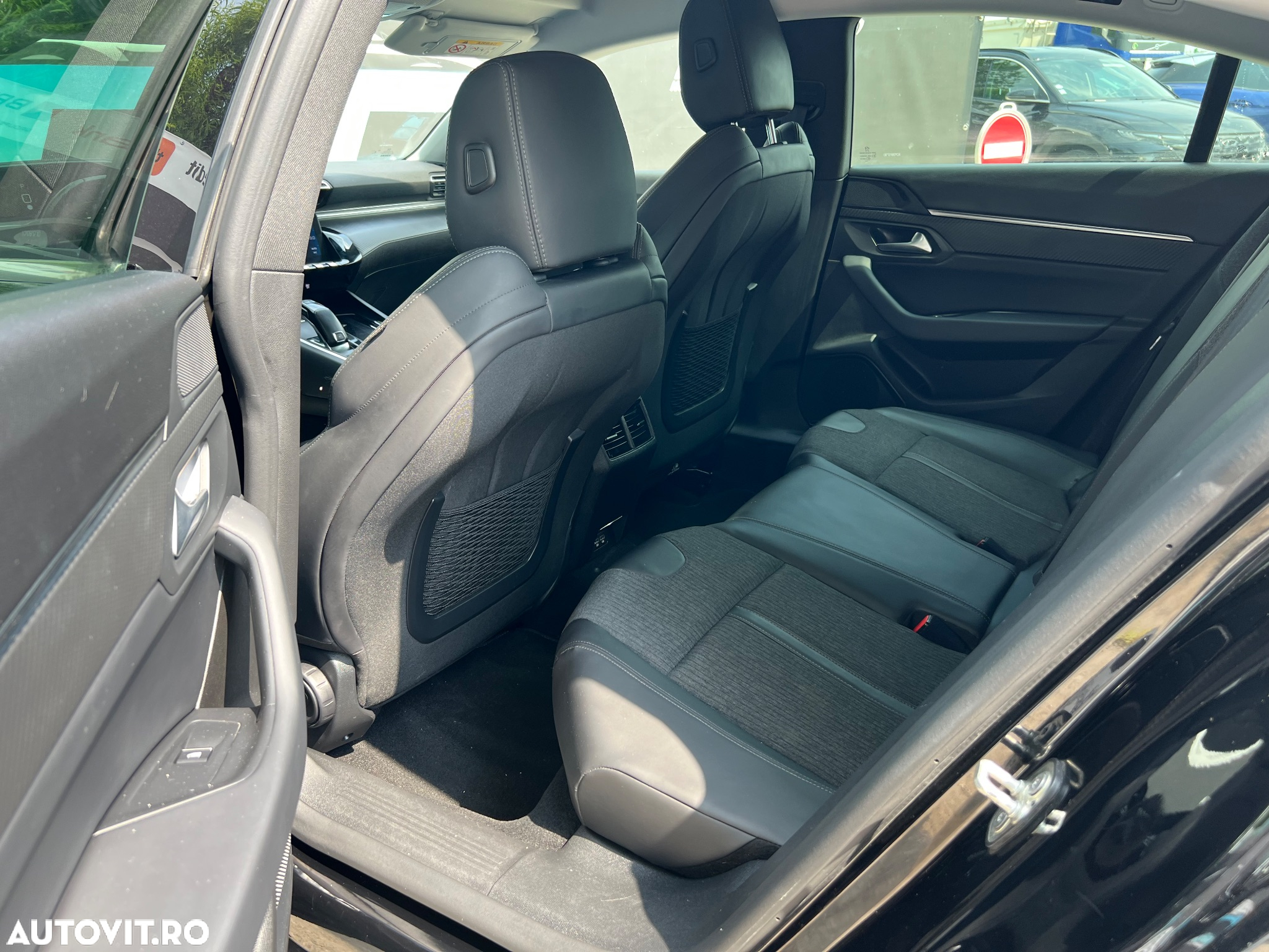 Peugeot 508 1.5 BlueHDI S&S EAT8 Allure Pack - 28