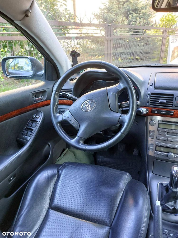 Toyota Avensis 2.0 D-4D Sol Plus - 11