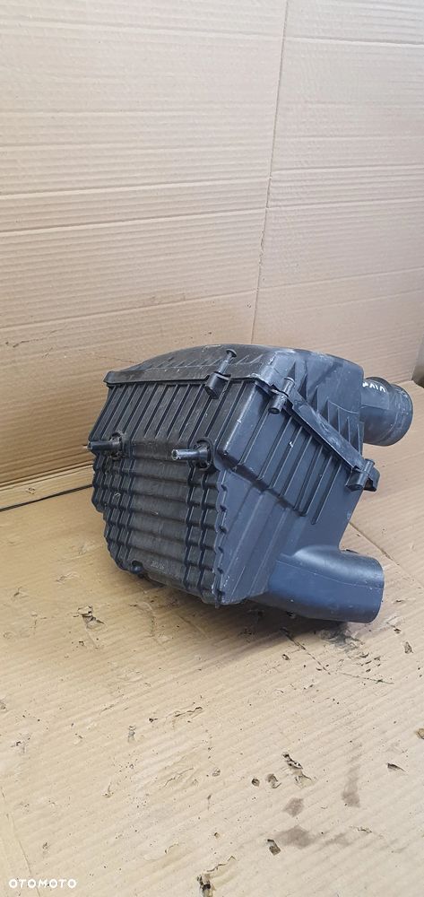 Obudowa filtra powietrza Opel Vivaro B Trafic III 1.6 DCI 165009078R 93867738 - 4