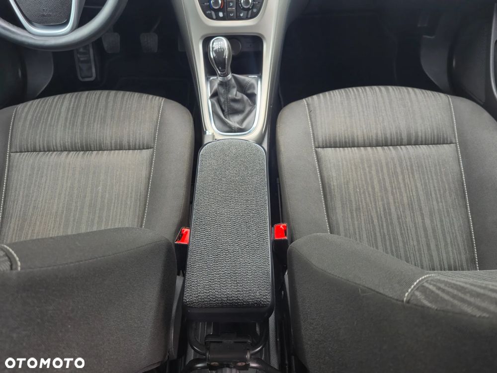 Opel Astra 1.4 Turbo Design Edition - 25