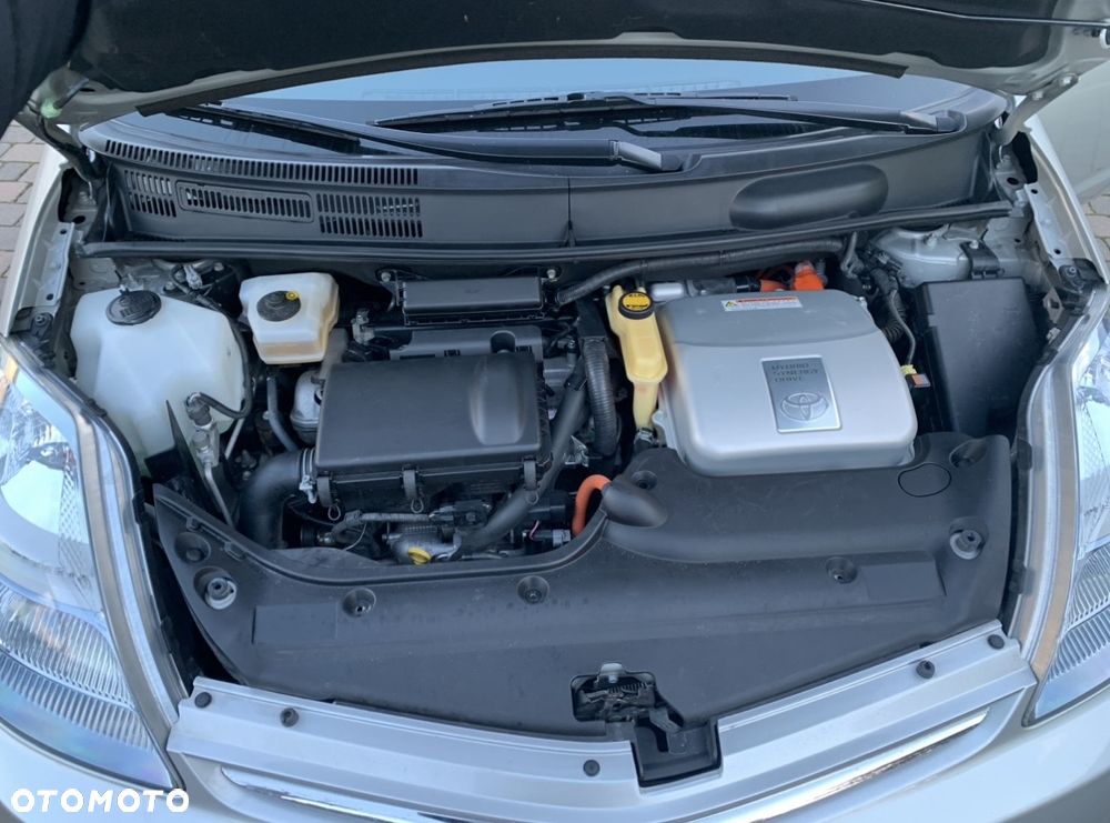 Toyota Prius - 3