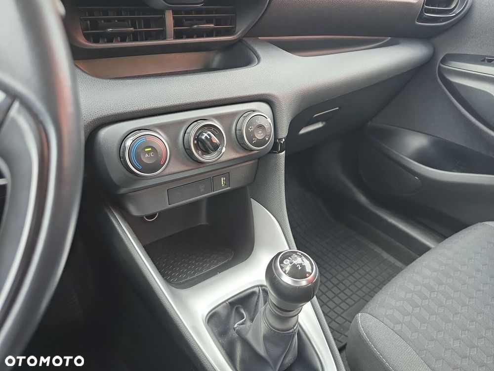 Toyota Yaris 1.5 Comfort - 22