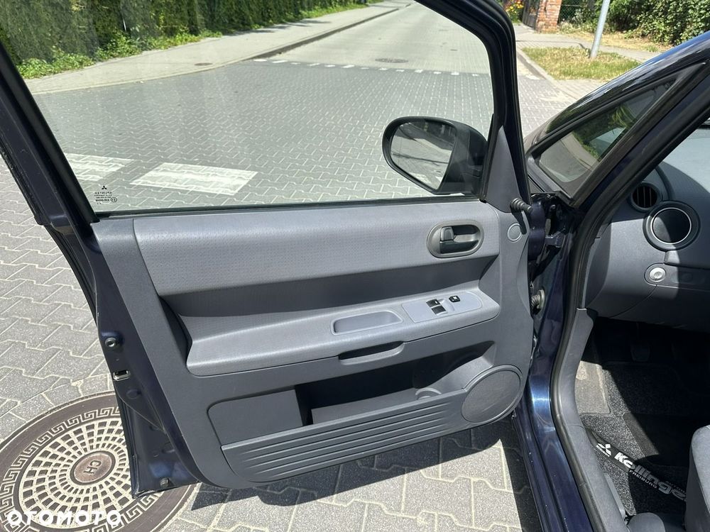 Mitsubishi Colt - 10