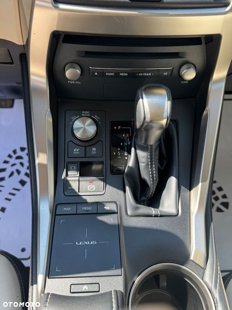 Lexus NX 300h Prestige AWD - 25
