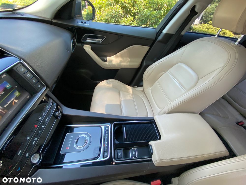 Jaguar F-Pace 2.0 i4D AWD Prestige - 9