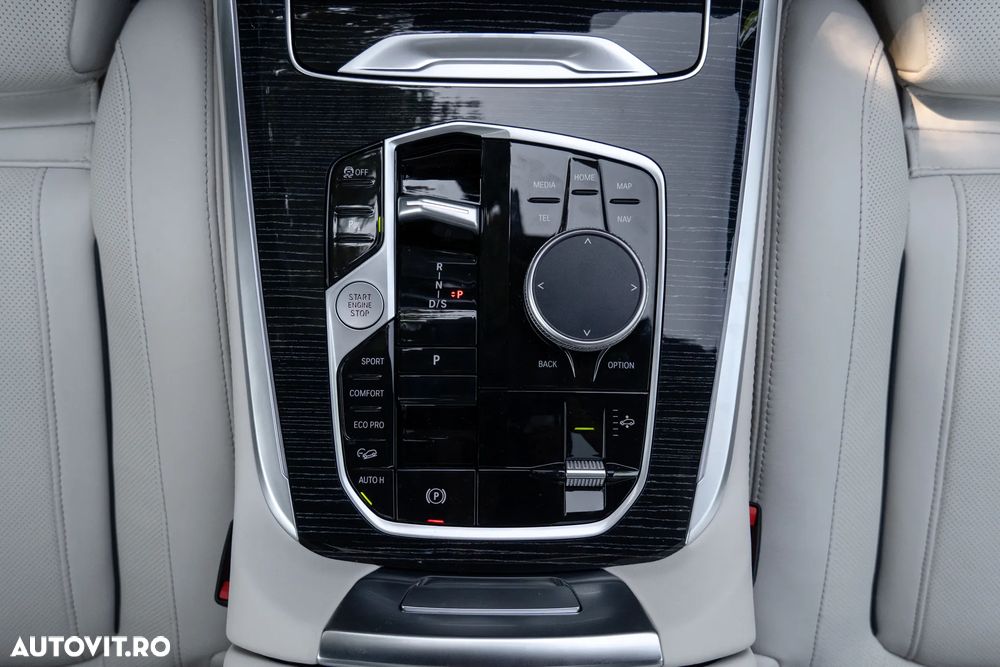 BMW X7 M60i xDrive AT MHEV - 24