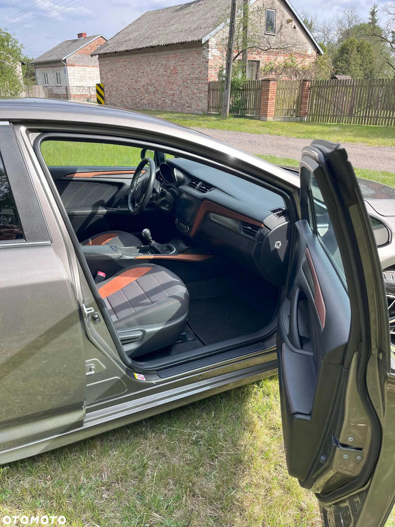 Toyota Avensis 2.0 D-4D Premium - 10