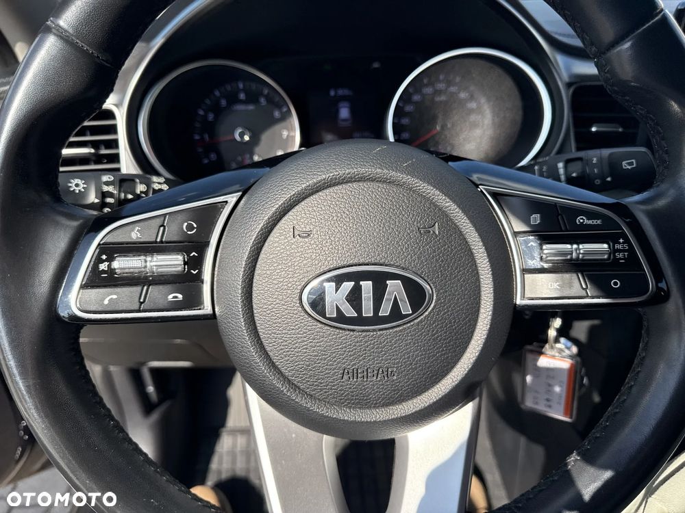 Kia Ceed 1.4 L - 19