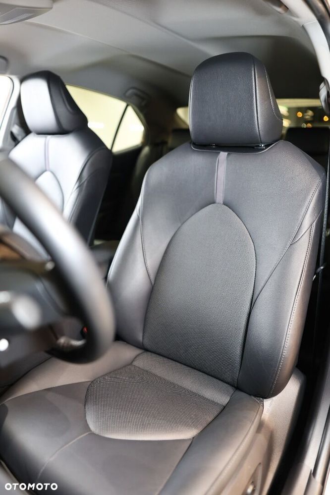 Toyota Camry - 7