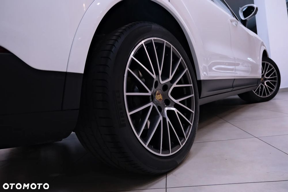 Porsche Cayenne - 16