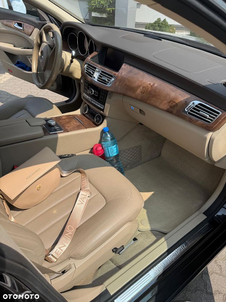 Mercedes-Benz CLS 350 CDI 4-Matic BlueEff - 22