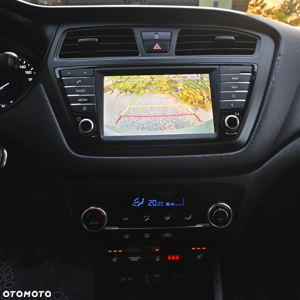Hyundai i20 1.1 CRDi YES Silver - 21