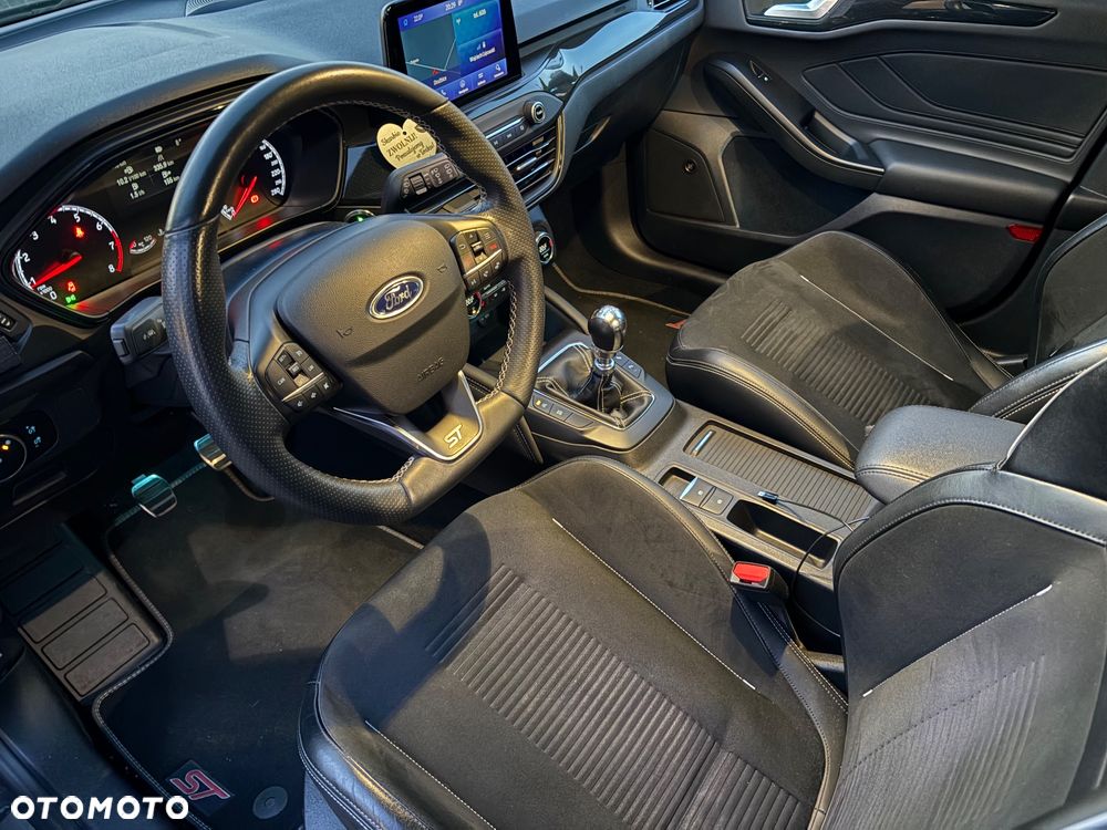 Ford Focus 2.3 EcoBoost ST - 16