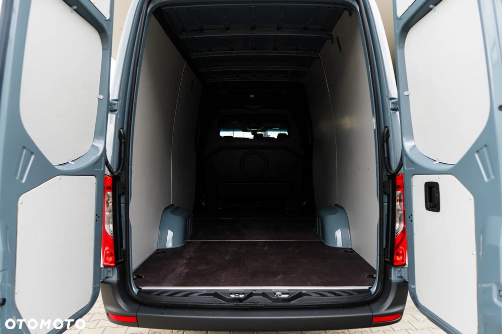 Mercedes-Benz Sprinter - 15