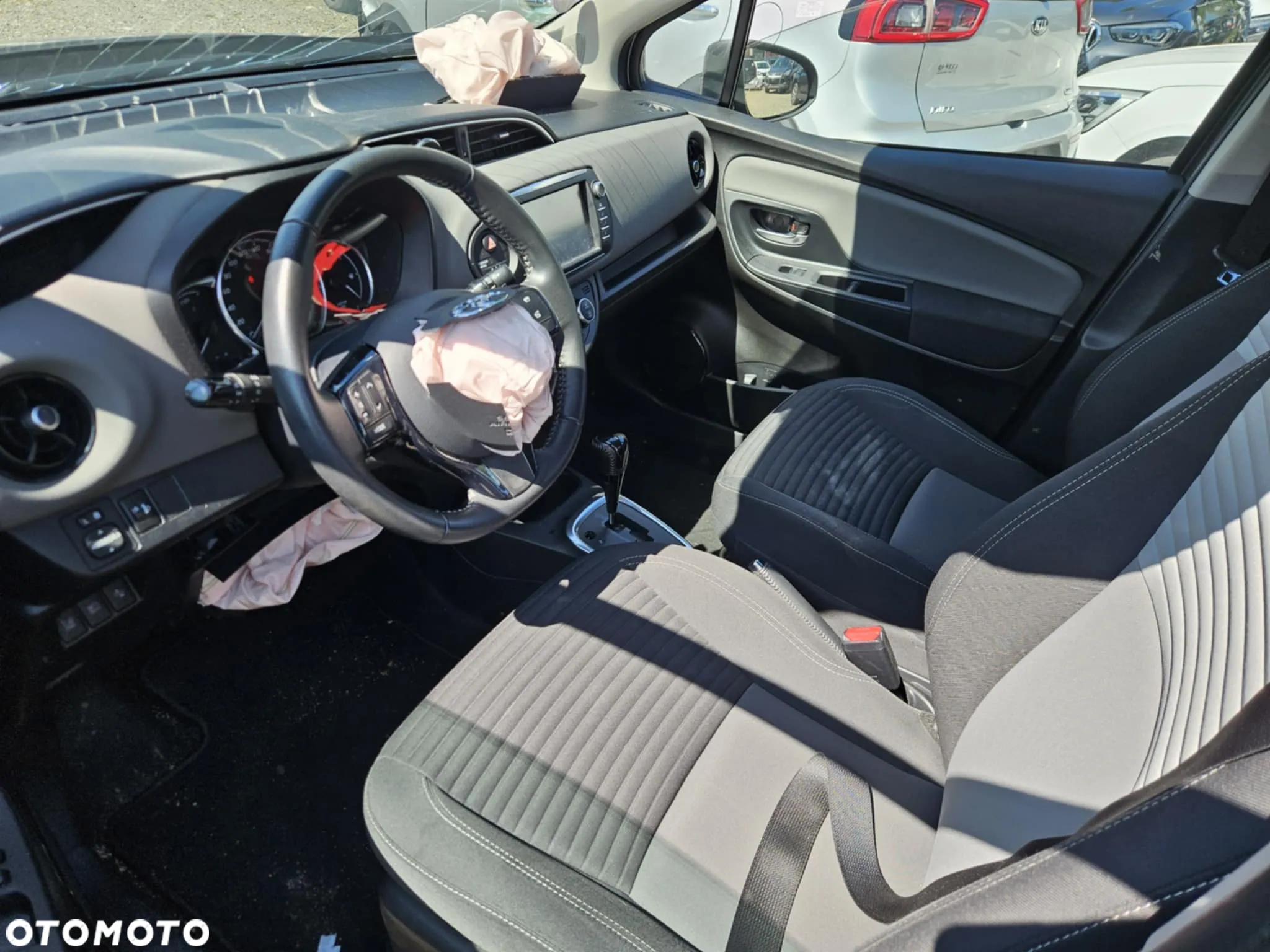 Toyota Yaris Hybrid 1.5 VVT-i Comfort - 8