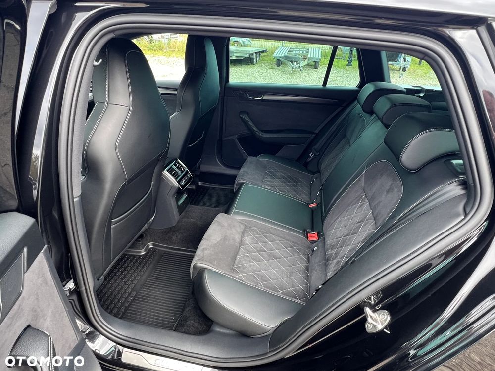 Skoda Superb 2.0 TDI 4x4 DSG Sportline - 23