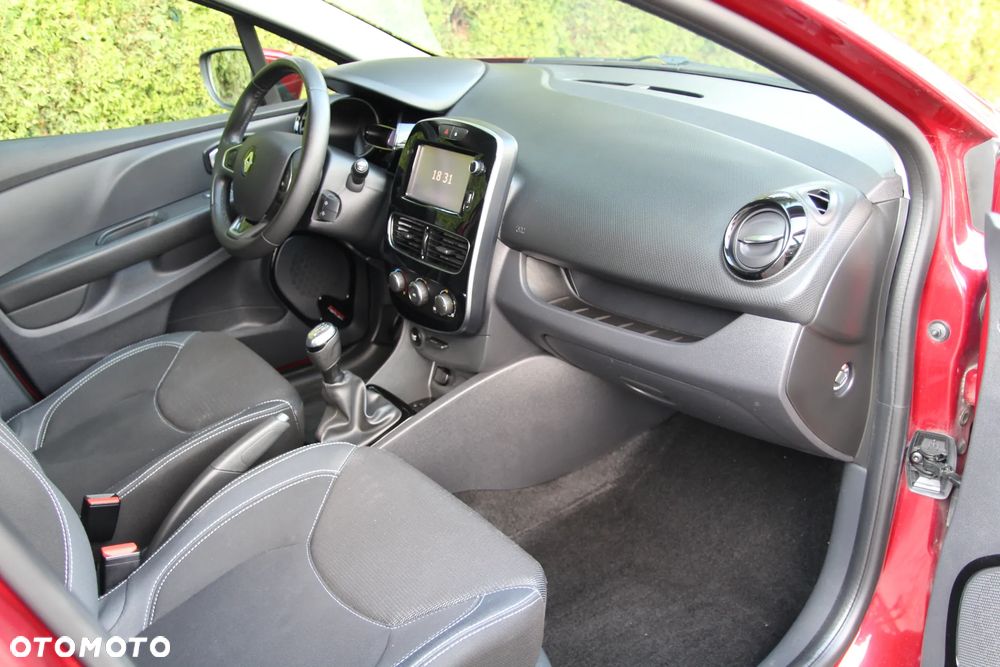 Renault Clio - 11