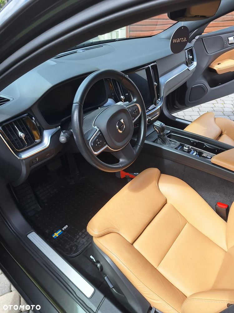 Volvo V60 D4 Momentum Pro - 4