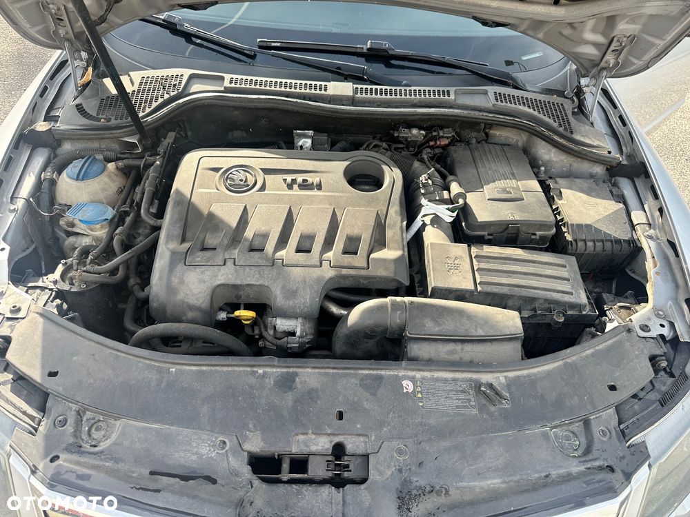 Skoda Superb 2.0 TDI Comfort DSG - 15