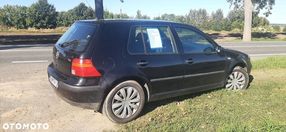 Volkswagen Golf - 1