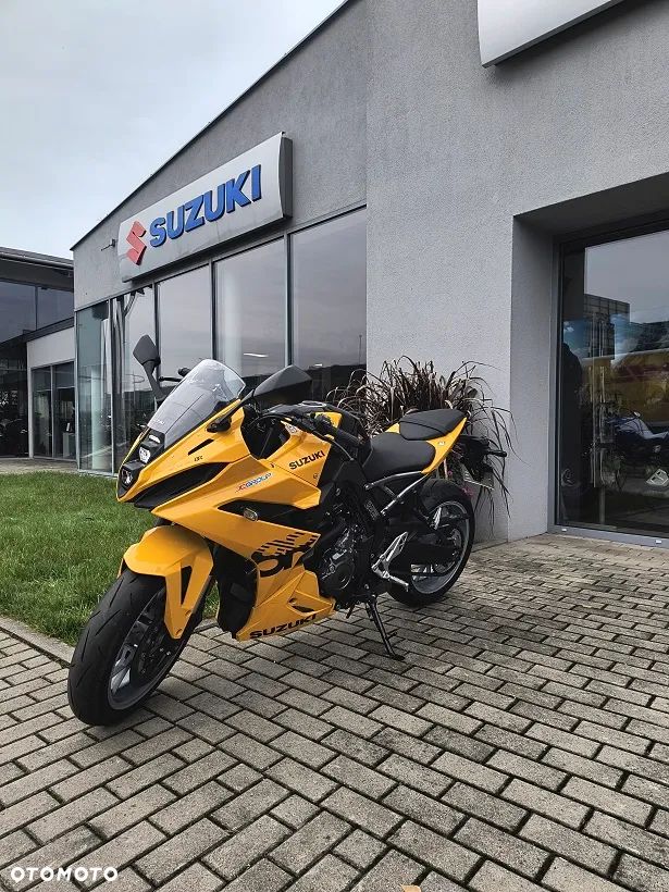 Suzuki GSX - 2